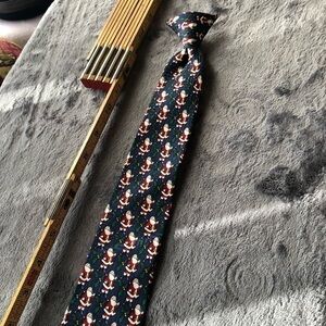 𝅺CHILDREN Christmas Santa and Holly Silk snap on‎ tie
